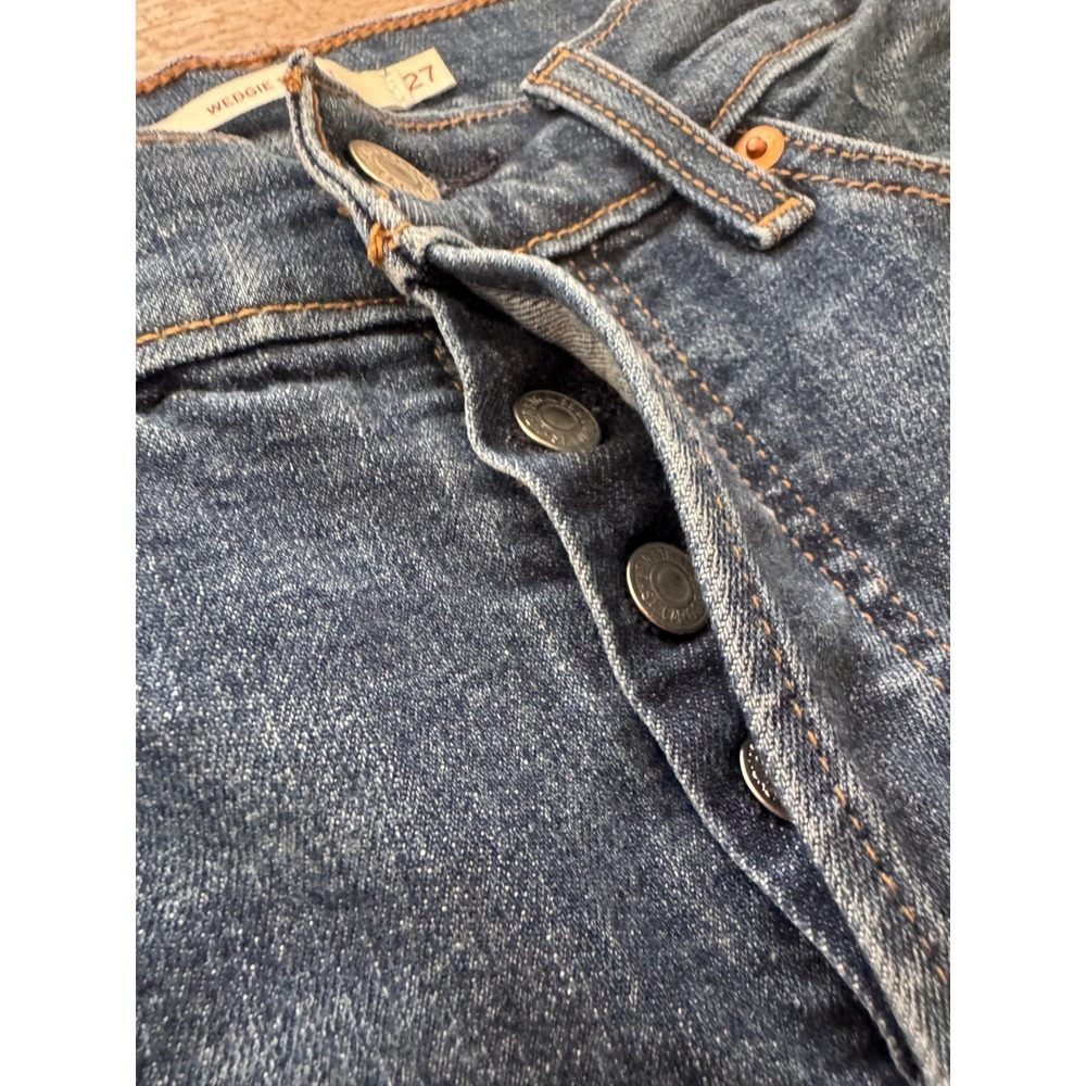 Levi's Wedgie denim shorts - Picture 2 of 9